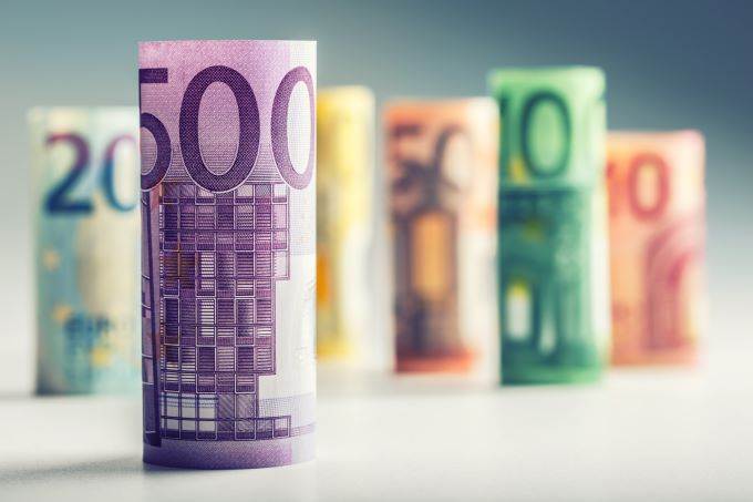 EUR/USD Forecast: Recovers, Heading Towards More Selling thumbnail
